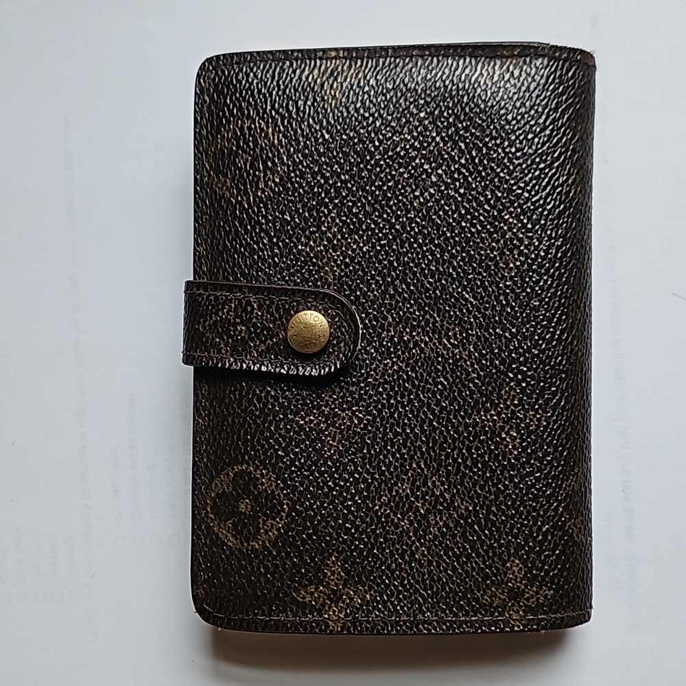 Authentic preloved 1998 Vintage Louis Vuitton Monogram Viennois Kiss Lock Wallet